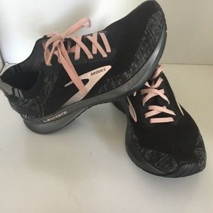 Women’s Brooks Levitate Running Shoes